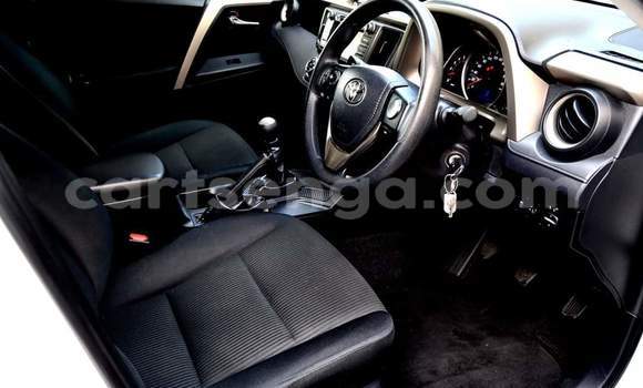 Acheter Occasion Voiture Toyota RAV4 Blanc à Mbabane, Manzini Acheter Occasion Voiture Toyota RAV4 Blanc à Mbabane, Manzini