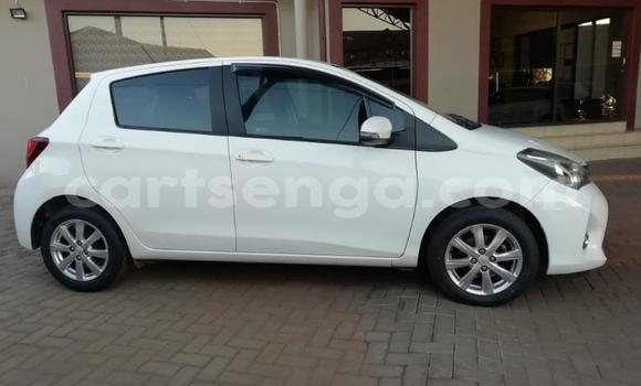 Nunua Ilio tumika Toyota Yaris White Gari ndani ya Manzini nchini Manzini Nunua Ilio tumika Toyota Yaris White Gari ndani ya Manzini nchini Manzini