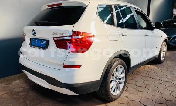 Nunua Ilio tumika BMW X3 White Gari ndani ya Tshaneni nchini Lubombo Nunua Ilio tumika BMW X3 White Gari ndani ya Tshaneni nchini Lubombo