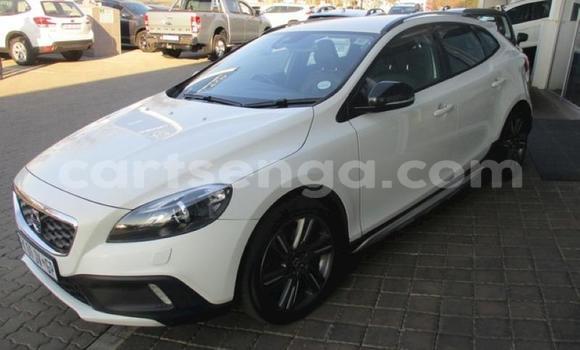 Nunua Ilio tumika Volvo C30 White Gari ndani ya Tshaneni nchini Lubombo