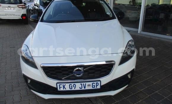 Nunua Ilio tumika Volvo C30 White Gari ndani ya Tshaneni nchini Lubombo Nunua Ilio tumika Volvo C30 White Gari ndani ya Tshaneni nchini Lubombo