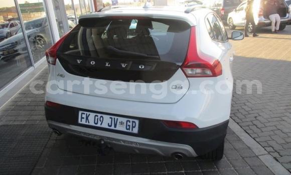 Nunua Ilio tumika Volvo C30 White Gari ndani ya Tshaneni nchini Lubombo Nunua Ilio tumika Volvo C30 White Gari ndani ya Tshaneni nchini Lubombo