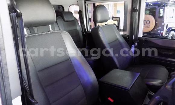 Nunua Ilio tumika Land Rover Defender White Gari ndani ya Manzini nchini Manzini Nunua Ilio tumika Land Rover Defender White Gari ndani ya Manzini nchini Manzini