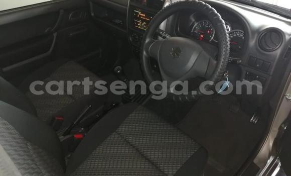 Nunua Ilio tumika Suzuki Jimny Silver Gari ndani ya Ezulwini nchini Hhohho Nunua Ilio tumika Suzuki Jimny Silver Gari ndani ya Ezulwini nchini Hhohho