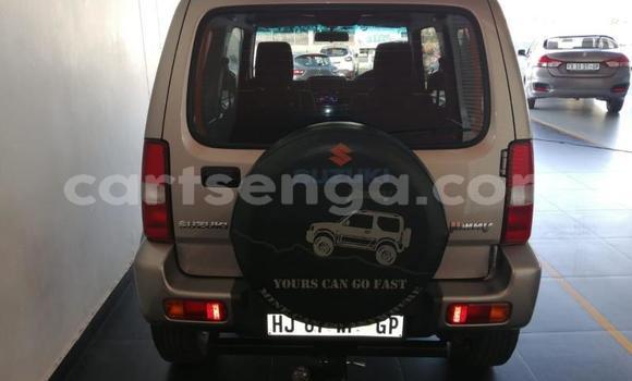Nunua Ilio tumika Suzuki Jimny Silver Gari ndani ya Ezulwini nchini Hhohho Nunua Ilio tumika Suzuki Jimny Silver Gari ndani ya Ezulwini nchini Hhohho