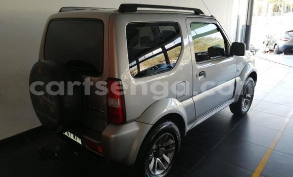 Nunua Ilio tumika Suzuki Jimny Silver Gari ndani ya Ezulwini nchini Hhohho Nunua Ilio tumika Suzuki Jimny Silver Gari ndani ya Ezulwini nchini Hhohho