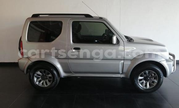 Nunua Ilio tumika Suzuki Jimny Silver Gari ndani ya Ezulwini nchini Hhohho Nunua Ilio tumika Suzuki Jimny Silver Gari ndani ya Ezulwini nchini Hhohho