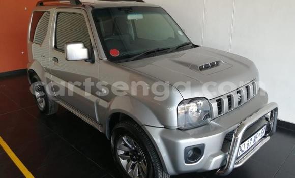 Nunua Ilio tumika Suzuki Jimny Silver Gari ndani ya Ezulwini nchini Hhohho Nunua Ilio tumika Suzuki Jimny Silver Gari ndani ya Ezulwini nchini Hhohho