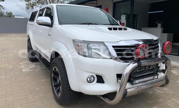 Nunua Ilio tumika Toyota Hilux White Gari ndani ya Ezulwini nchini Hhohho Nunua Ilio tumika Toyota Hilux White Gari ndani ya Ezulwini nchini Hhohho