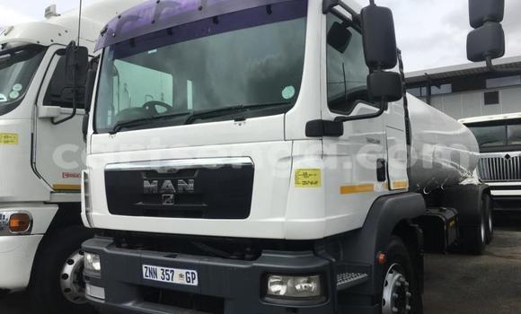 Nunua Ilio tumika Man Silent White Lori ndani ya Ezulwini nchini Hhohho Nunua Ilio tumika Man Silent White Lori ndani ya Ezulwini nchini Hhohho