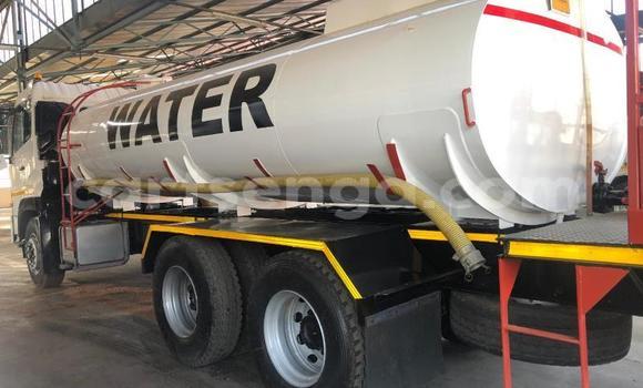 Nunua Ilio tumika Nissan UD White Lori ndani ya Ezulwini nchini Hhohho Nunua Ilio tumika Nissan UD White Lori ndani ya Ezulwini nchini Hhohho