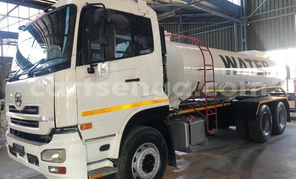 Nunua Ilio tumika Nissan UD White Lori ndani ya Ezulwini nchini Hhohho Nunua Ilio tumika Nissan UD White Lori ndani ya Ezulwini nchini Hhohho