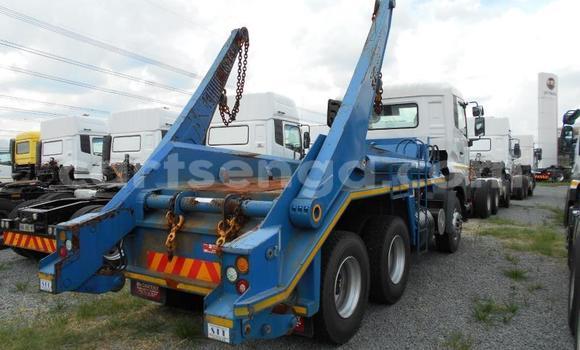 Nunua Ilio tumika Nissan UD White Lori ndani ya Ezulwini nchini Hhohho Nunua Ilio tumika Nissan UD White Lori ndani ya Ezulwini nchini Hhohho