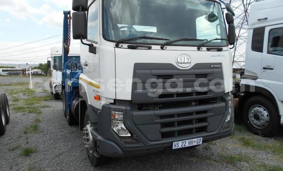 Nunua Ilio tumika Nissan UD White Lori ndani ya Ezulwini nchini Hhohho Nunua Ilio tumika Nissan UD White Lori ndani ya Ezulwini nchini Hhohho