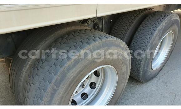 Nunua Ilio tumika Nissan UD White Lori ndani ya Ezulwini nchini Hhohho Nunua Ilio tumika Nissan UD White Lori ndani ya Ezulwini nchini Hhohho