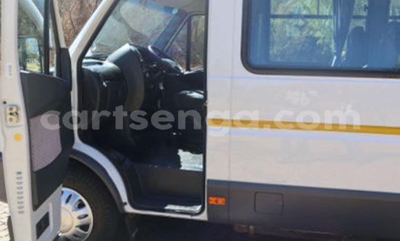 Nunua Ilio tumika IVECO Massif White Gari ndani ya Ezulwini nchini Hhohho Nunua Ilio tumika IVECO Massif White Gari ndani ya Ezulwini nchini Hhohho