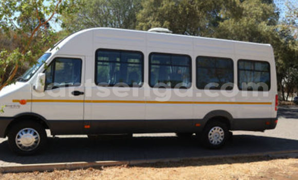 Nunua Ilio tumika IVECO Massif White Gari ndani ya Ezulwini nchini Hhohho Nunua Ilio tumika IVECO Massif White Gari ndani ya Ezulwini nchini Hhohho