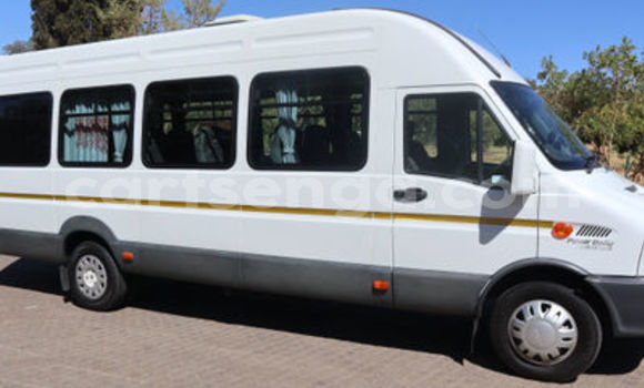 Nunua Ilio tumika IVECO Massif White Gari ndani ya Ezulwini nchini Hhohho Nunua Ilio tumika IVECO Massif White Gari ndani ya Ezulwini nchini Hhohho