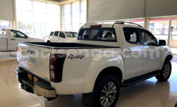 Nunua Ilio tumika Isuzu KB White Gari ndani ya Ezulwini nchini Hhohho Nunua Ilio tumika Isuzu KB White Gari ndani ya Ezulwini nchini Hhohho