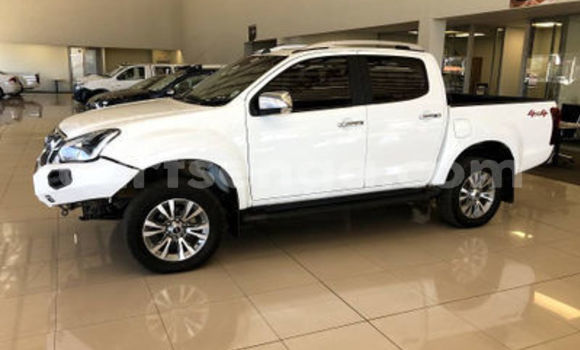 Nunua Ilio tumika Isuzu KB White Gari ndani ya Ezulwini nchini Hhohho Nunua Ilio tumika Isuzu KB White Gari ndani ya Ezulwini nchini Hhohho