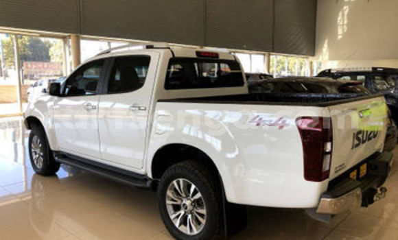 Nunua Ilio tumika Isuzu KB White Gari ndani ya Ezulwini nchini Hhohho Nunua Ilio tumika Isuzu KB White Gari ndani ya Ezulwini nchini Hhohho