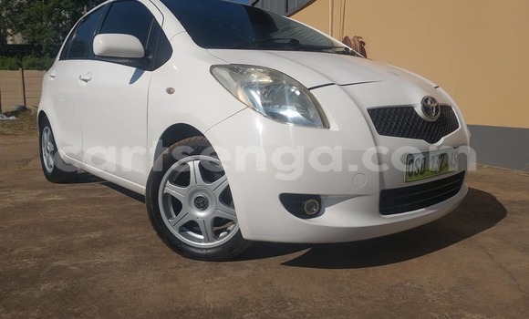 Buy Used Toyota Vitz White Car in Manzini in Manzini