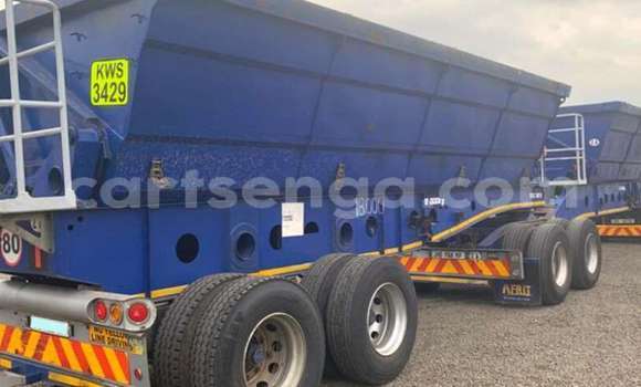 Nunua Ilio tumika Caterpillar 120 Blue Lori ndani ya Ezulwini nchini Hhohho Nunua Ilio tumika Caterpillar 120 Blue Lori ndani ya Ezulwini nchini Hhohho