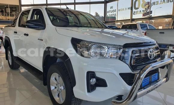Buy Used Toyota Hilux White Car in Mbabane in Manzini Buy Used Toyota Hilux White Car in Mbabane in Manzini