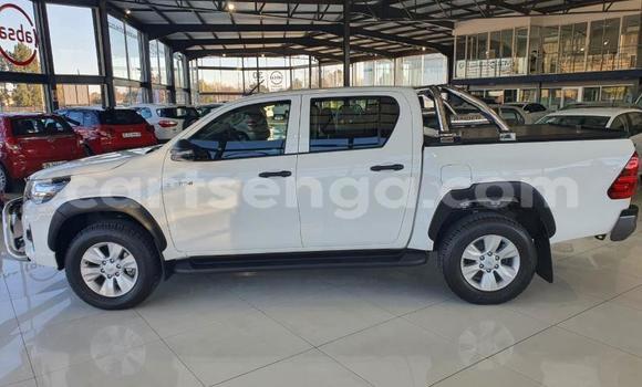 Buy Used Toyota Hilux White Car in Mbabane in Manzini Buy Used Toyota Hilux White Car in Mbabane in Manzini
