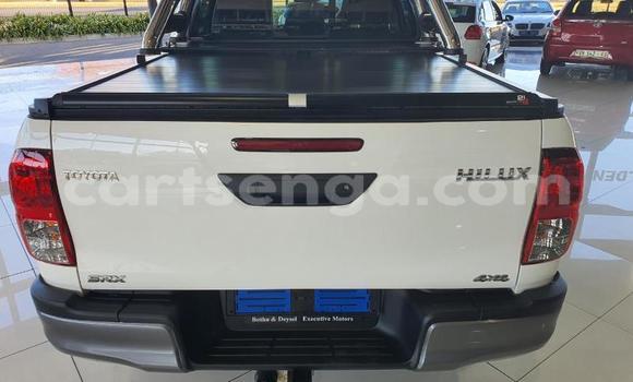 Buy Used Toyota Hilux White Car in Mbabane in Manzini Buy Used Toyota Hilux White Car in Mbabane in Manzini