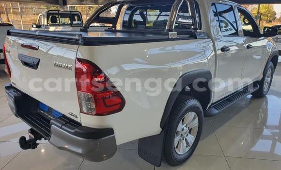Buy Used Toyota Hilux White Car in Mbabane in Manzini Buy Used Toyota Hilux White Car in Mbabane in Manzini