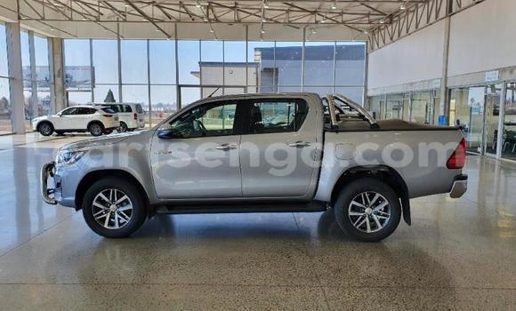 Buy Used Toyota Hilux Silver Car in Ezulwini in Hhohho Buy Used Toyota Hilux Silver Car in Ezulwini in Hhohho