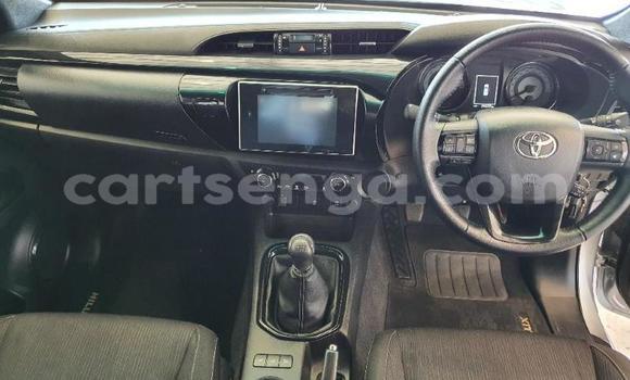 Buy Used Toyota Hilux Silver Car in Ezulwini in Hhohho Buy Used Toyota Hilux Silver Car in Ezulwini in Hhohho