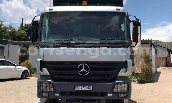 Buy Used Mercedes‒Benz 1127 Green Truck in Mbabane in Manzini Buy Used Mercedes‒Benz 1127 Green Truck in Mbabane in Manzini