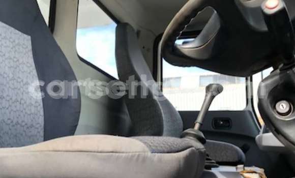 Buy Used Caterpillar 120 White Truck in Ezulwini in Hhohho Buy Used Caterpillar 120 White Truck in Ezulwini in Hhohho