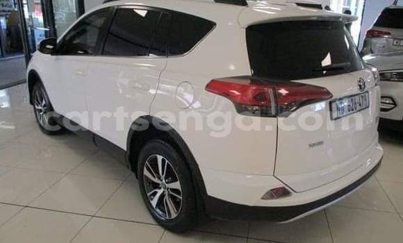 Buy Used Toyota RAV4 White Car in Manzini in Manzini Buy Used Toyota RAV4 White Car in Manzini in Manzini