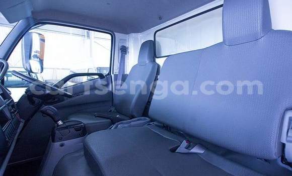 Nunua Ilio tumika Hino 300 Series White Lori ndani ya Manzini nchini Manzini Nunua Ilio tumika Hino 300 Series White Lori ndani ya Manzini nchini Manzini