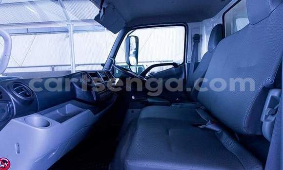 Nunua Ilio tumika Hino 300 Series White Lori ndani ya Manzini nchini Manzini Nunua Ilio tumika Hino 300 Series White Lori ndani ya Manzini nchini Manzini