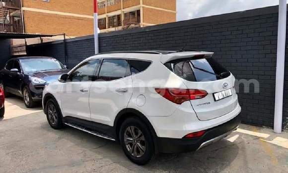 Buy Used Hyundai Santa Fe White Car in Big Bend in Lubombo District Buy Used Hyundai Santa Fe White Car in Big Bend in Lubombo District