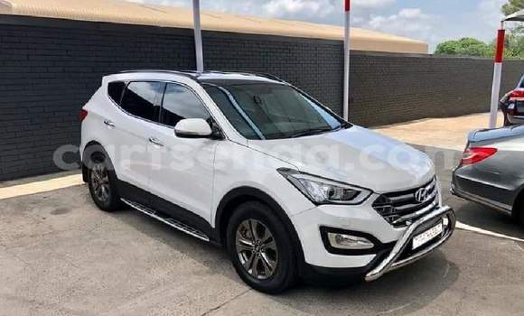 Buy Used Hyundai Santa Fe White Car in Big Bend in Lubombo District Buy Used Hyundai Santa Fe White Car in Big Bend in Lubombo District