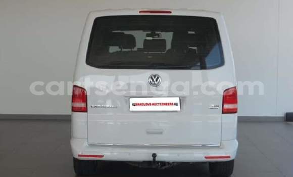 Buy Used Volkswagen Caravelle White Car in Manzini in Manzini Buy Used Volkswagen Caravelle White Car in Manzini in Manzini