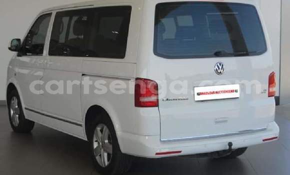 Buy Used Volkswagen Caravelle White Car in Manzini in Manzini Buy Used Volkswagen Caravelle White Car in Manzini in Manzini