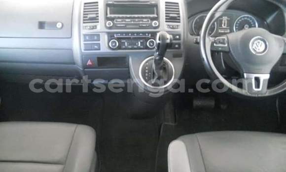 Buy Used Volkswagen Caravelle White Car in Manzini in Manzini Buy Used Volkswagen Caravelle White Car in Manzini in Manzini