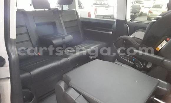 Buy Used Volkswagen Caravelle White Car in Ezulwini in Hhohho