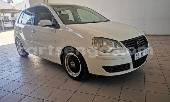 Nunua Ilio tumika Volkswagen Polo White Gari ndani ya Big Bend nchini Lubombo