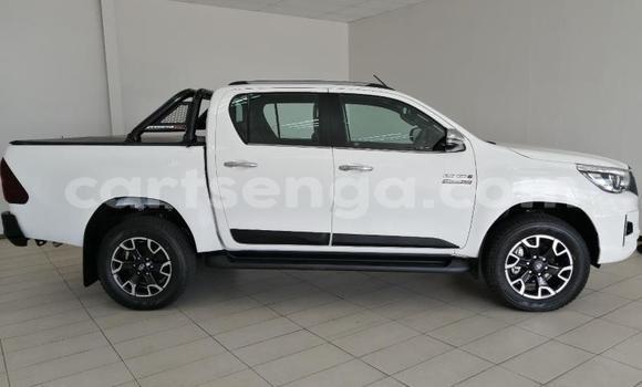 Nunua Ilio tumika Toyota Hilux White Gari ndani ya Ezulwini nchini Hhohho Nunua Ilio tumika Toyota Hilux White Gari ndani ya Ezulwini nchini Hhohho