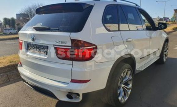 Nunua Ilio tumika BMW X5 White Gari ndani ya Ezulwini nchini Hhohho Nunua Ilio tumika BMW X5 White Gari ndani ya Ezulwini nchini Hhohho