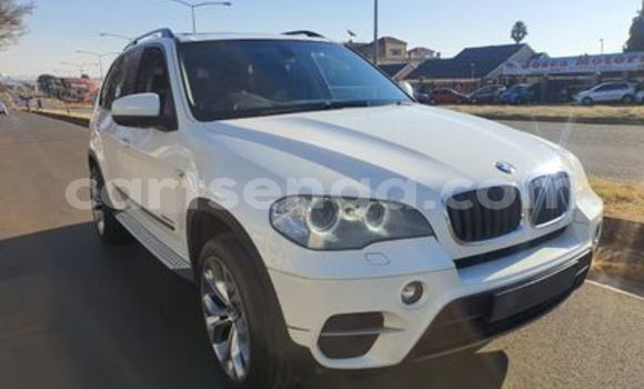 Nunua Ilio tumika BMW X5 White Gari ndani ya Ezulwini nchini Hhohho Nunua Ilio tumika BMW X5 White Gari ndani ya Ezulwini nchini Hhohho