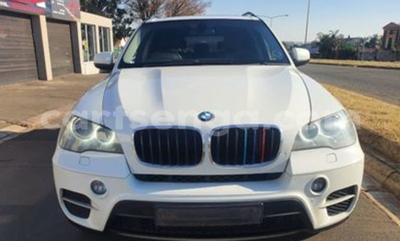 Nunua Ilio tumika BMW X5 White Gari ndani ya Ezulwini nchini Hhohho Nunua Ilio tumika BMW X5 White Gari ndani ya Ezulwini nchini Hhohho