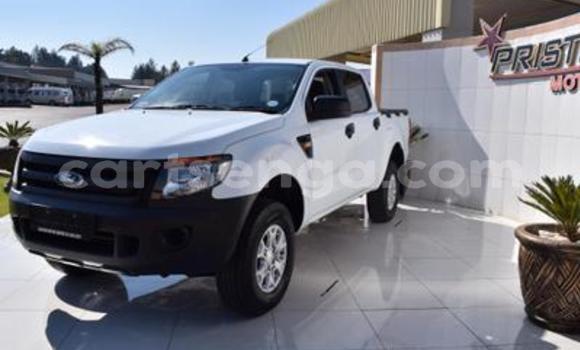 Nunua Ilio tumika Ford Ranger White Gari ndani ya Ezulwini nchini Hhohho Nunua Ilio tumika Ford Ranger White Gari ndani ya Ezulwini nchini Hhohho